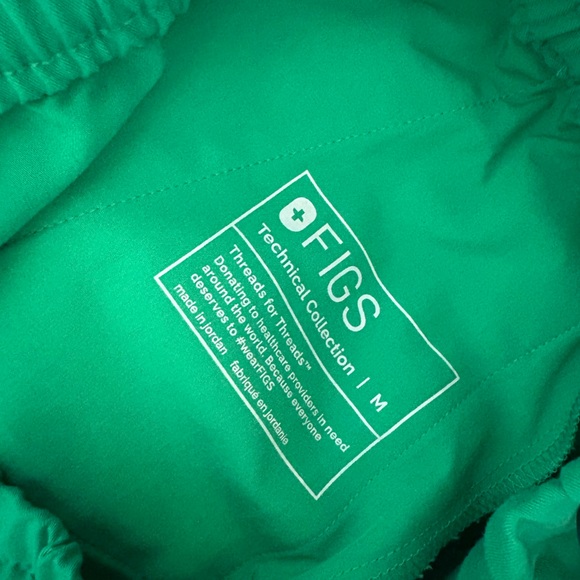 Figs Green Scrub Set - Picture 7 of 7